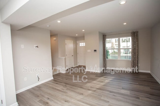 Photo - 2 Mulberry ln