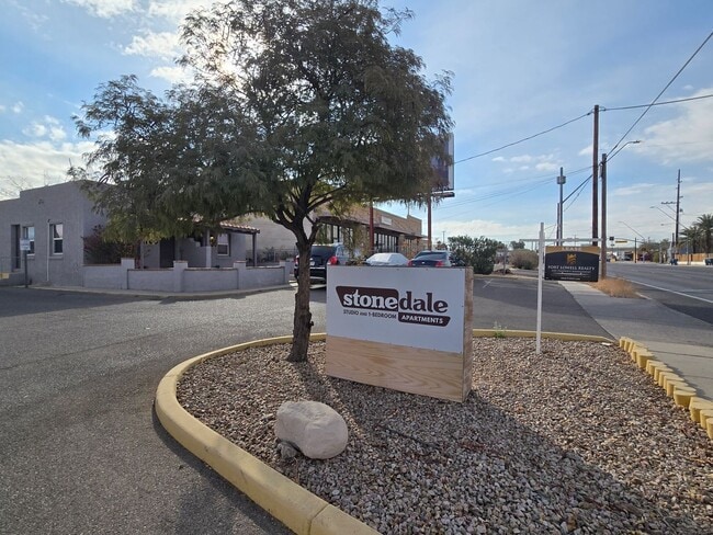 Building Photo - One Bedroom with Yard at Stonedale Apartme... Unit STONE2740-2 Rental