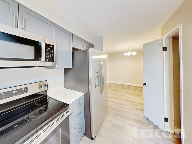 Photo - 1021 30th St NE