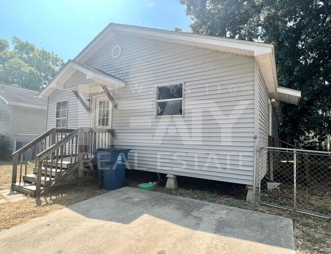 Building Photo - 3 bed, 2 bath home in Lafayette!