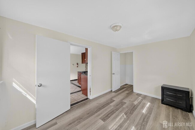 70 Pershing Ave Unidad 2