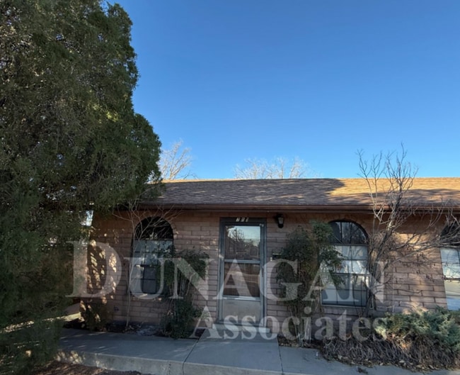 Building Photo - 2 Bedroom, 1 Bath apartment Unit A