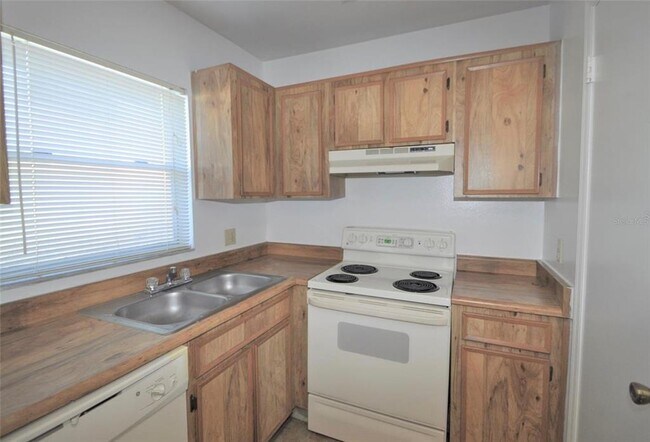 Photo - 4240 Pershing Pointe Pl Unidad 2