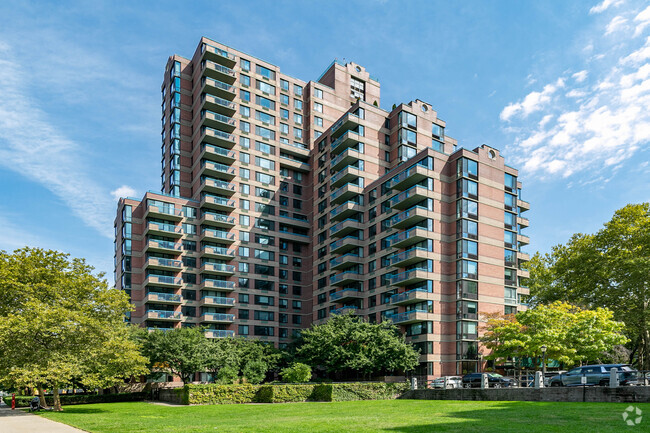 Building Photo - Manhattan Park Rental