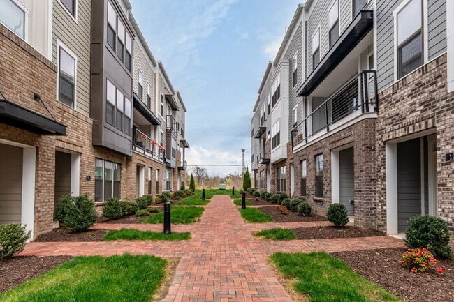 Modern End-Unit Townhome in Rocketts Landing with an Incredible Rooftop Terrace