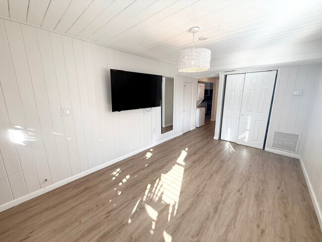 Photo - Charming Beachside Rental!