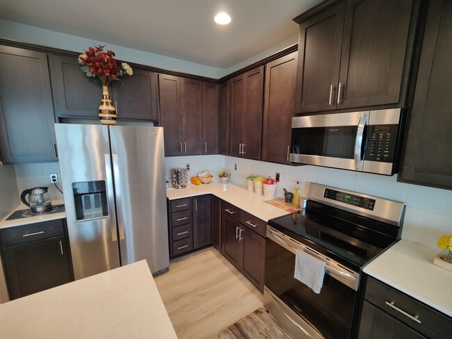 Stainless steel appliances - 1621 Seattle Hill Rd