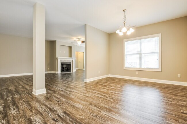 Photo - 464 Airedale Trail