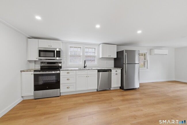 Photo - 96 W Main St