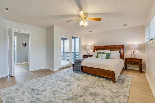 5009 Emerald Dr Unit 1