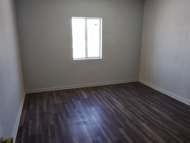 Photo - 346 E Murphy St