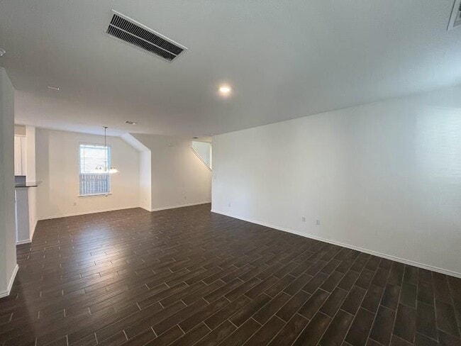 Photo - 640 Pickrell Lp