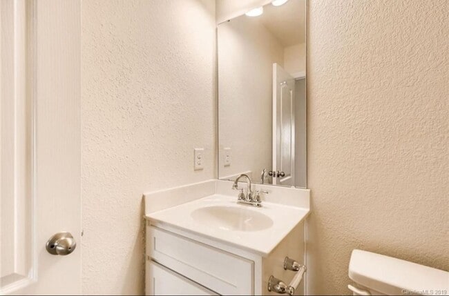 Photo - Lovely 3 bedroom/2.5 bath townhome