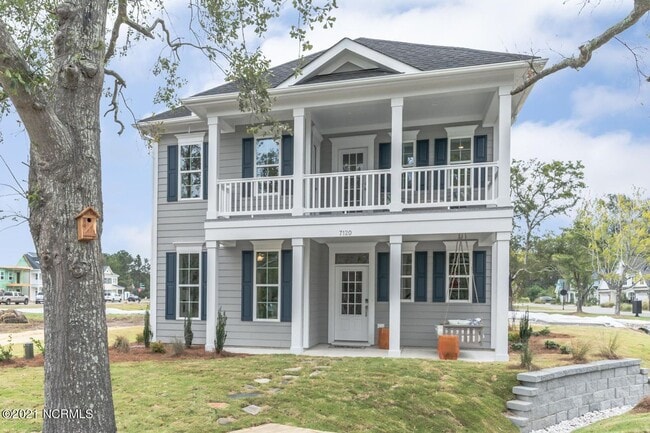Building Photo - Charming 4 Bedroom Cottage Available in Og...