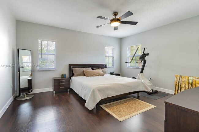 Photo - 118 Zamora Ave