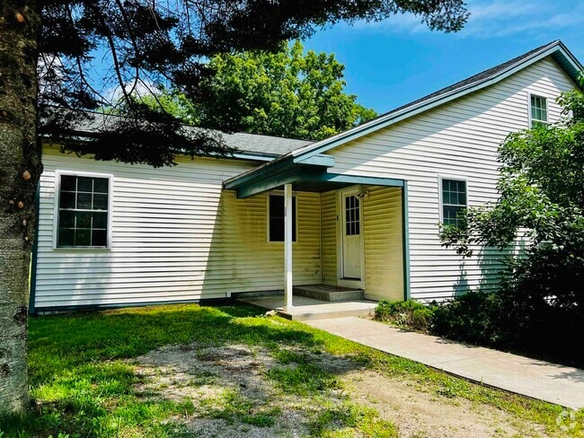 Building Photo - 503 Tamworth Rd Unit #1 Rental