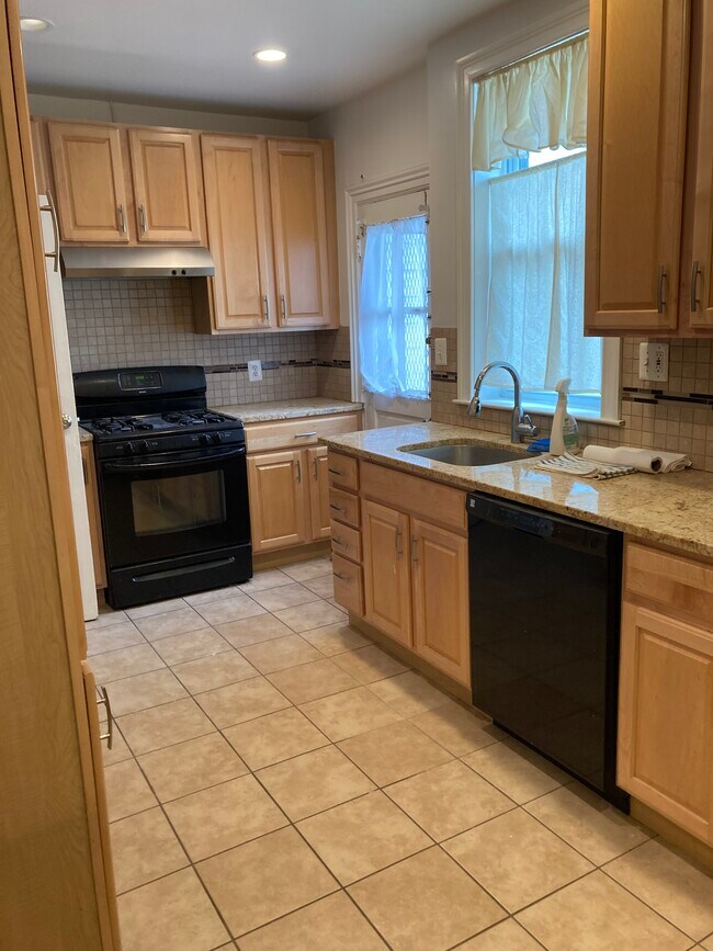 Kitchen - 3606 S St NW