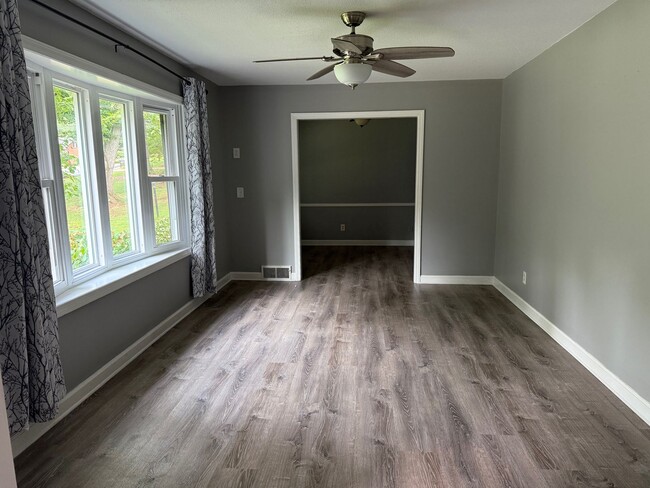 Photo - 2530 Merrimont Dr NW