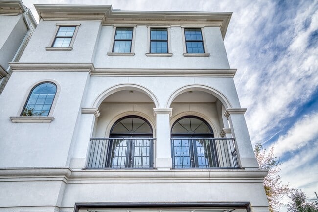 Building Photo - 5717 Winsome Ln