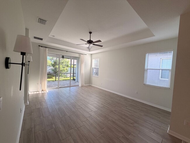 6001 Fiore Dr