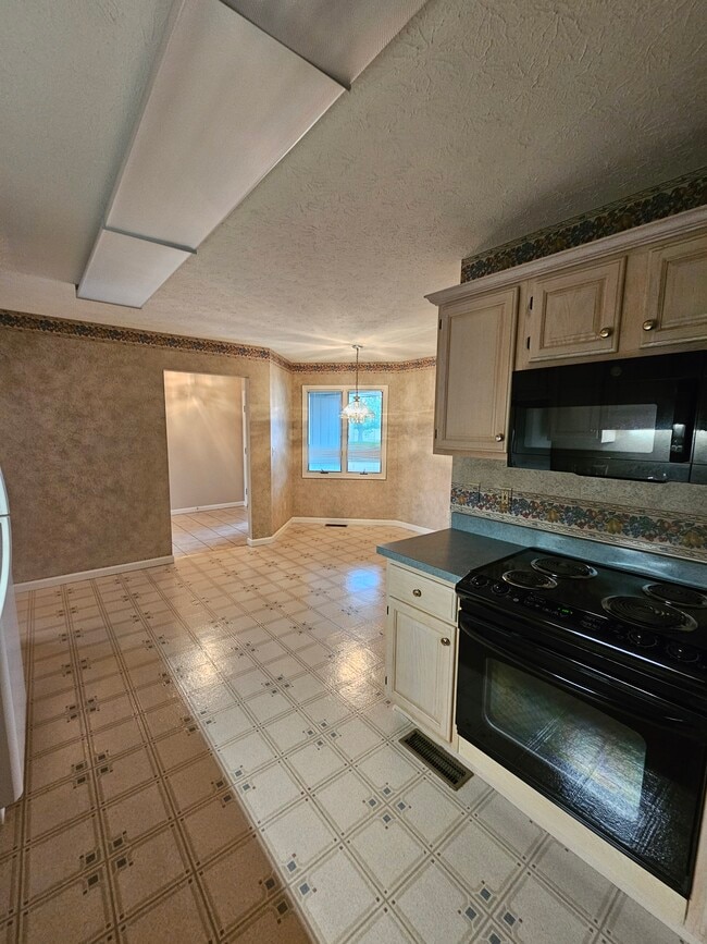 Photo - 39 Torchwood Ln Unit 39