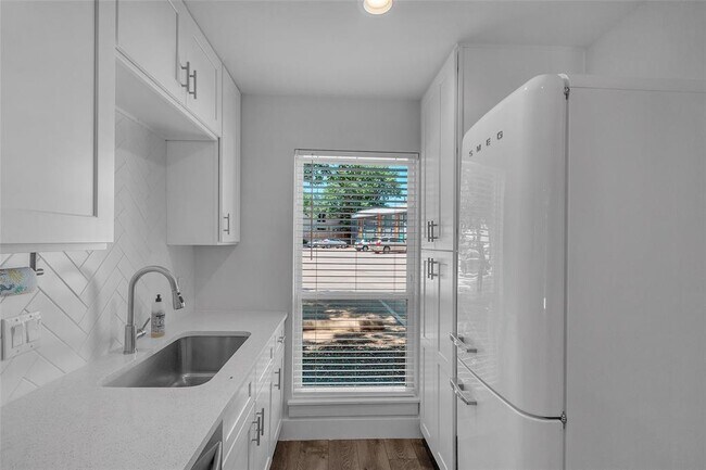 Photo - 3812 Southway Dr Unit 101