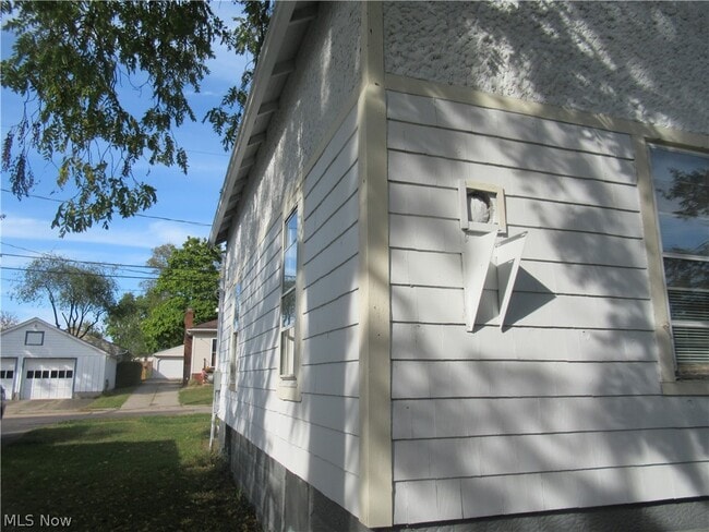 Photo - 14 Elm St