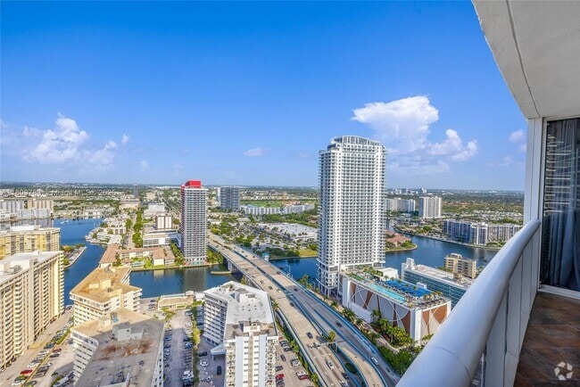 Building Photo - 1800 S Ocean Dr Unit 3607 Rental