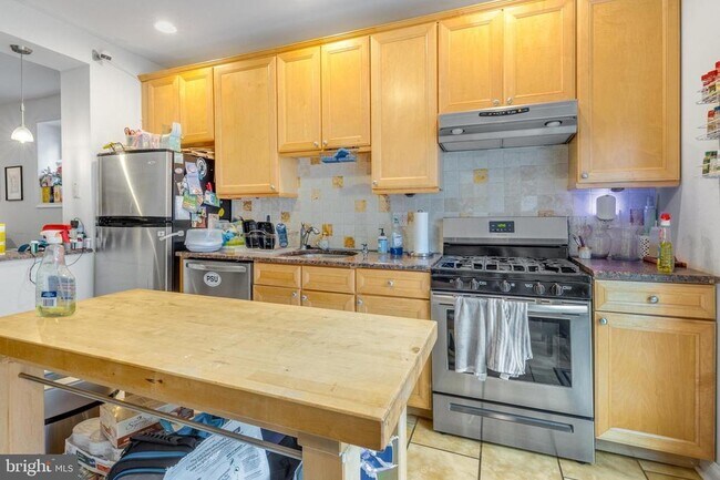 Photo - 1202 Gerritt St