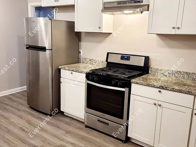Photo - 2704 Broadway St
