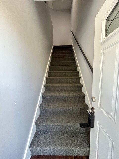 Photo - **SPECIAL** $250 OFF 2ND MONTH'S RENT** 3 Bedroom 2 Bath Duplex in the Heart of Indianapolis Unit B