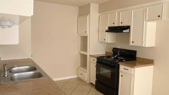 Photo - 6811 Winding Trace Dr