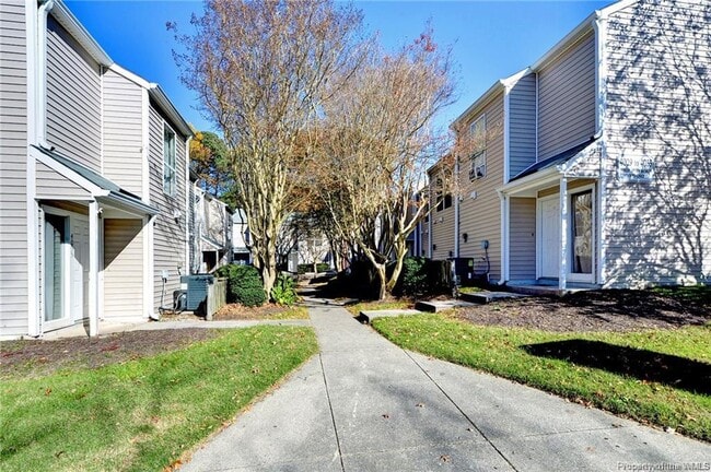 Photo - 4043 Midlands Rd