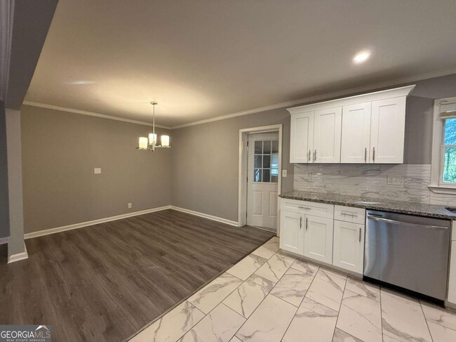 Photo - 1576 Carolyn Dr SW