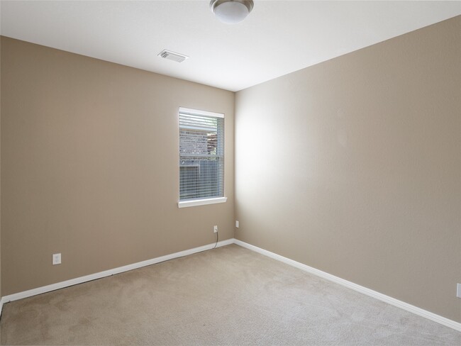 Photo - 962 Umbria Ln