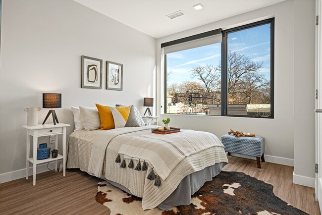 Building Photo - 420 Harvard St Unit 407 Rental