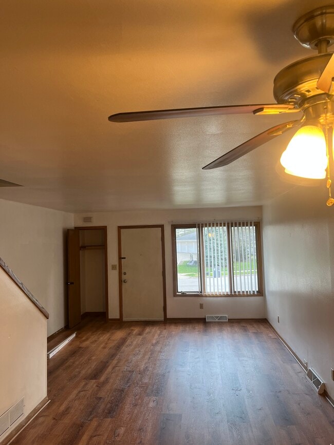 Building Photo - 1325 Camden Way Unit Apt C