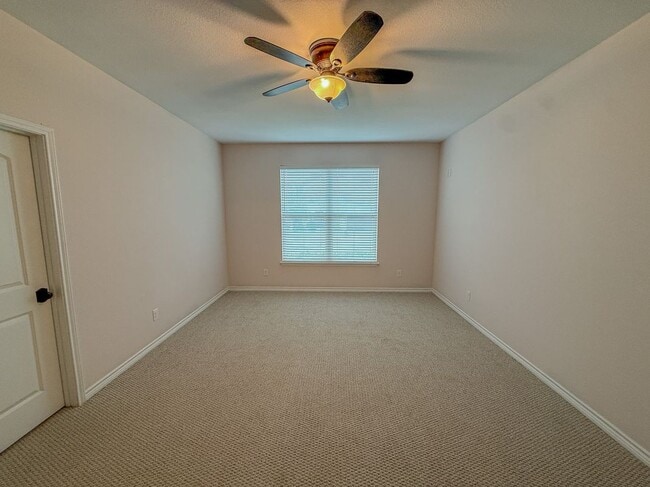 Photo - 300 Western Sky Trail