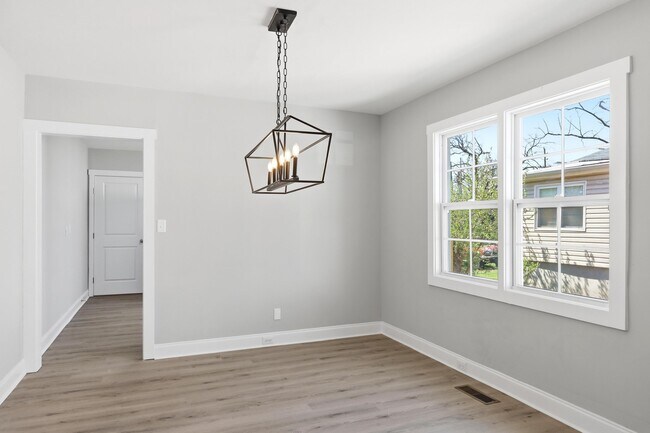 Photo - 2406 Kirby Ave