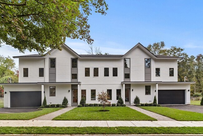 Building Photo - 82 Louise Rd