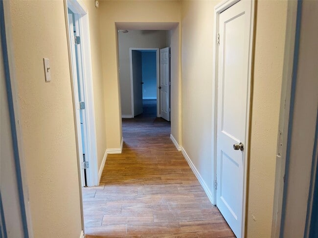 Photo - 2422 Eagle St