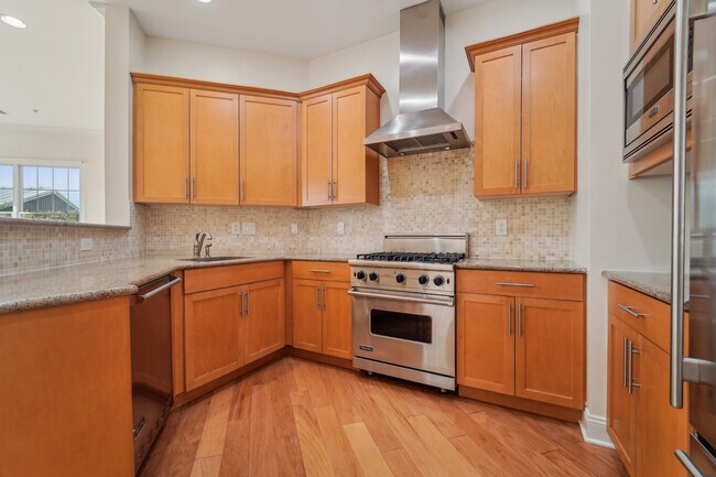 Photo - 1212 The Plz Unit 1212