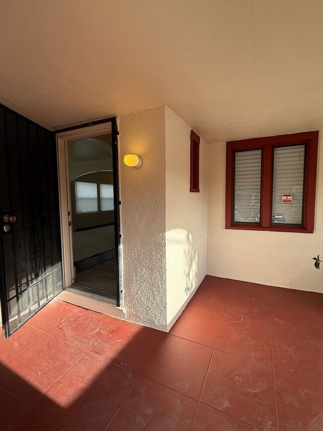 Photo - Huge 2 Bed House with a Shared Back Patio