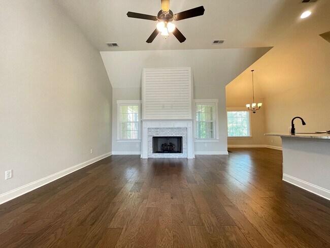 688 Dudley Dr