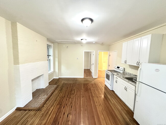 Photo - 135 W Main St Apartamento Unidad 4B