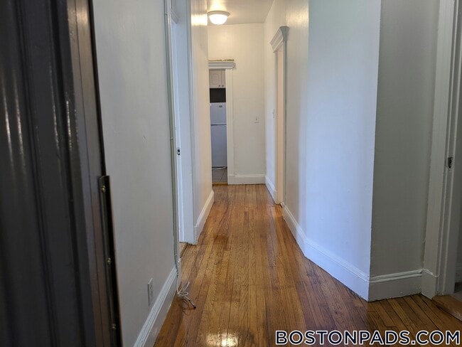 Building Photo - 151 Park Dr