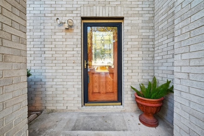 Photo - 6523 Mildenhall Ct