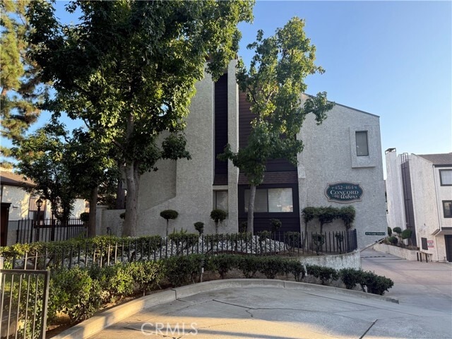 Photo - 452 W Huntington Dr