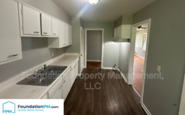 Photo - 2324 Slocum Ave