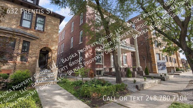 Photo - 632 Prentis St Unit 3